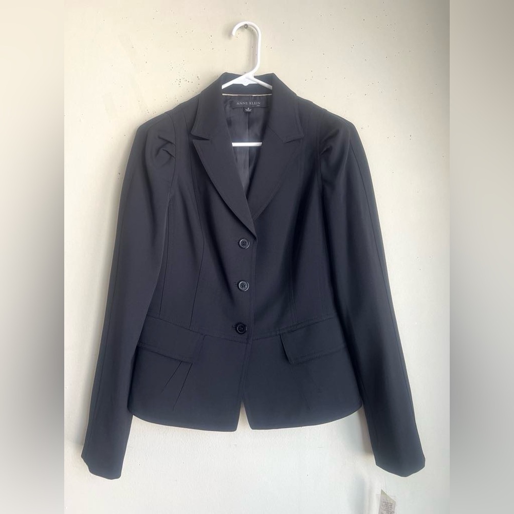 Anne Klein Size 4 Blazer